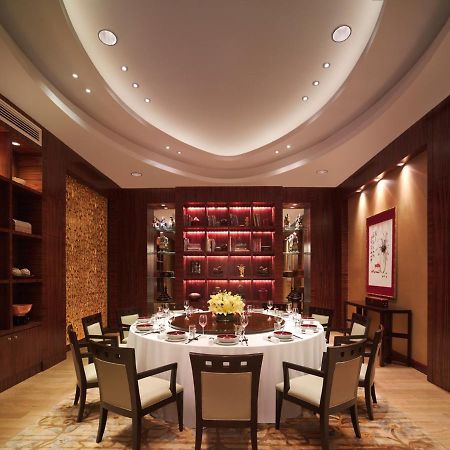 New Coast Hotel Manila Dış mekan fotoğraf Private dining room at the Mandarin Oriental, Hong Kong